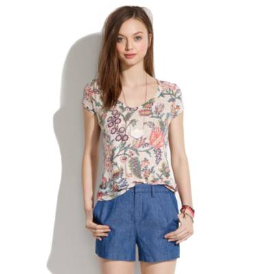 Linen V-Neck Tee in Garden Vine