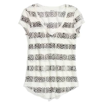 Linen V-Neck Tee in Laceprint