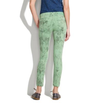 Textile Elizabeth and James&reg; Low Rise Skinny Jeans in Spearmint Python